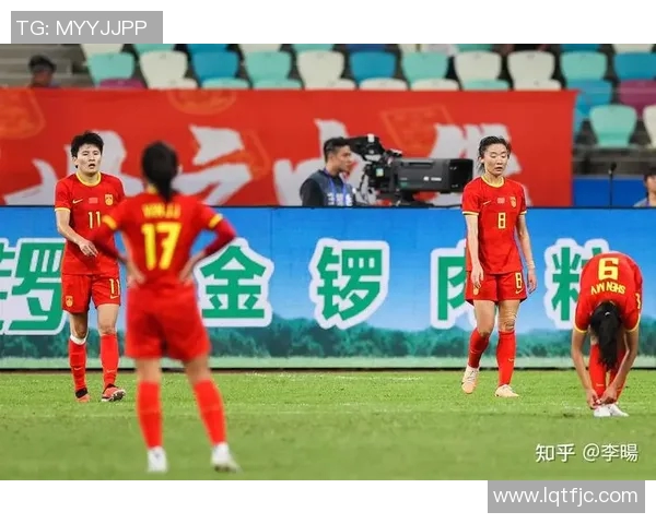 女足大巴黎对阵曼联精彩直播全程回顾与赛况分析